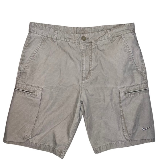 Nike Cargo Shorts Khaki Size 34 - Picture 1 of 12